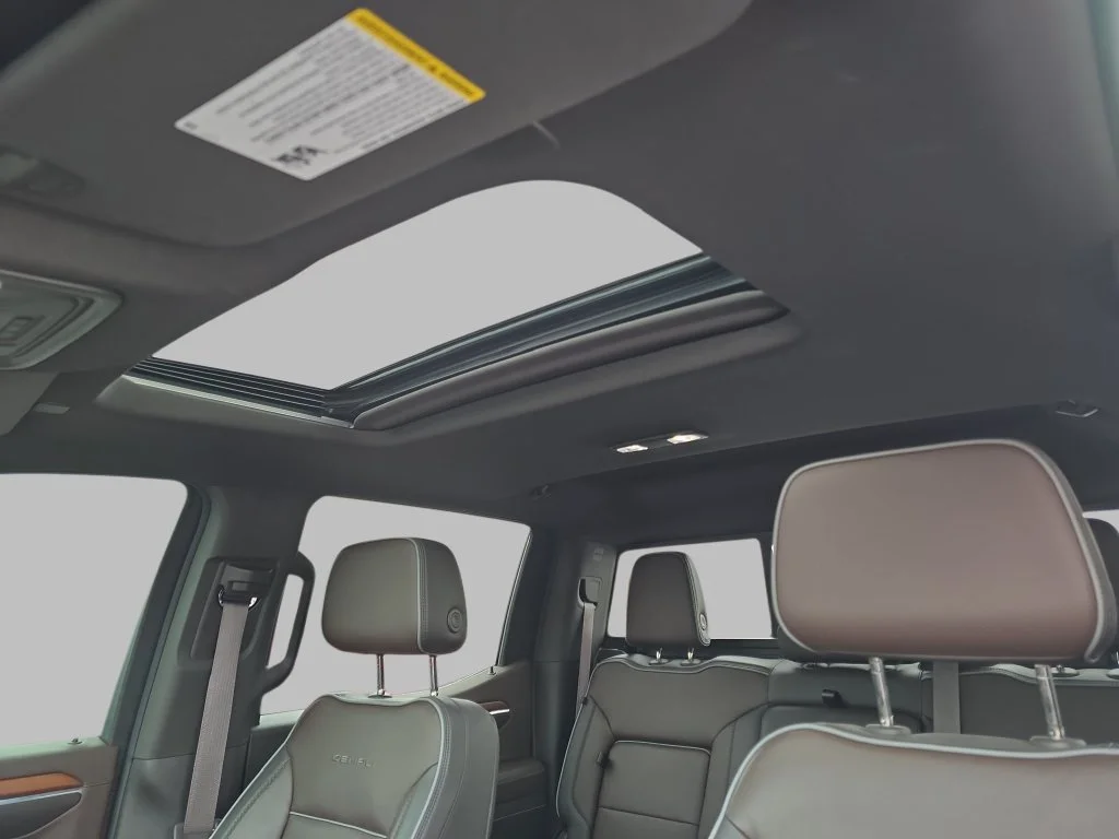 Certified Used 2023 WHITE FROST TRICOAT GMC Denali image 33