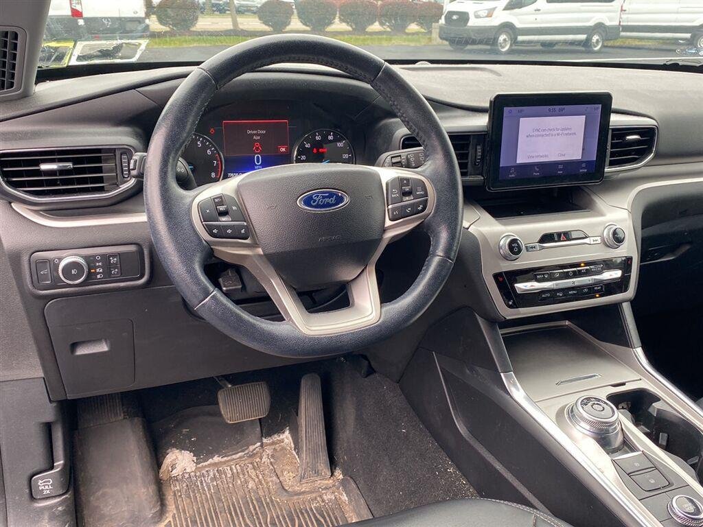 Used 2022 Agate Black Ford XLT image 3