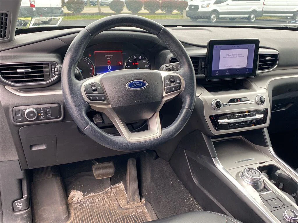 Used 2022 Agate Black Ford XLT image 3