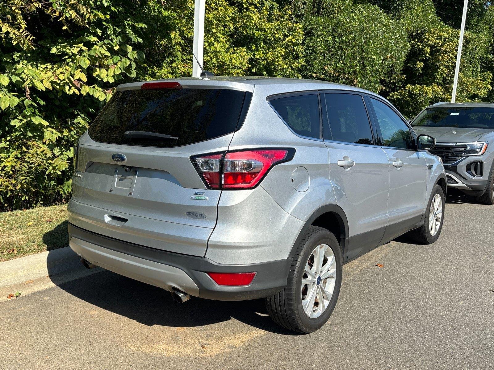 Used 2017 Ingot Silver Ford SE image 5