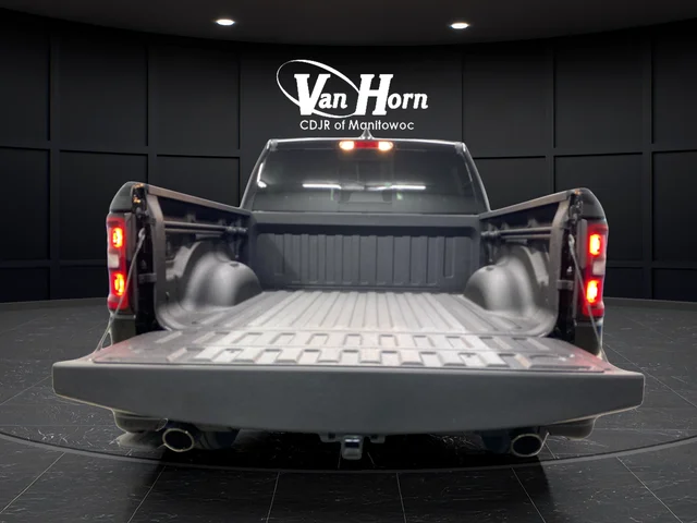 New 2026 Diamond Black Crystal Pearl-Coat Exterior Paint RAM Big Horn/Lone Star image 9
