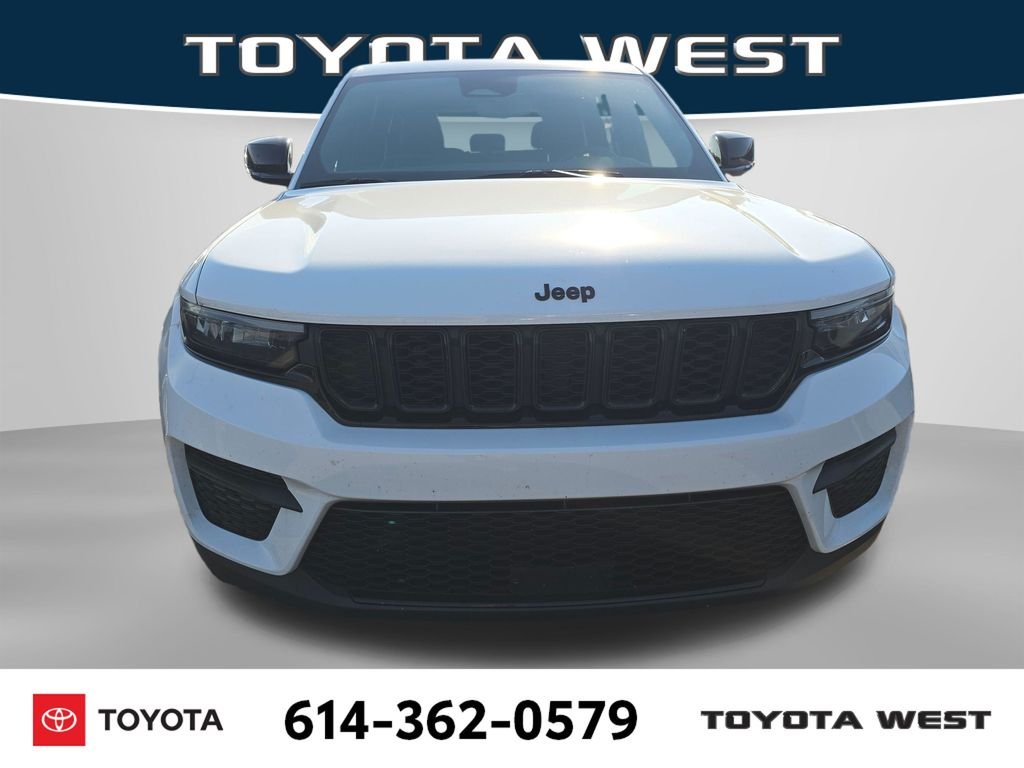 Used 2023 White Jeep Altitude X image 2