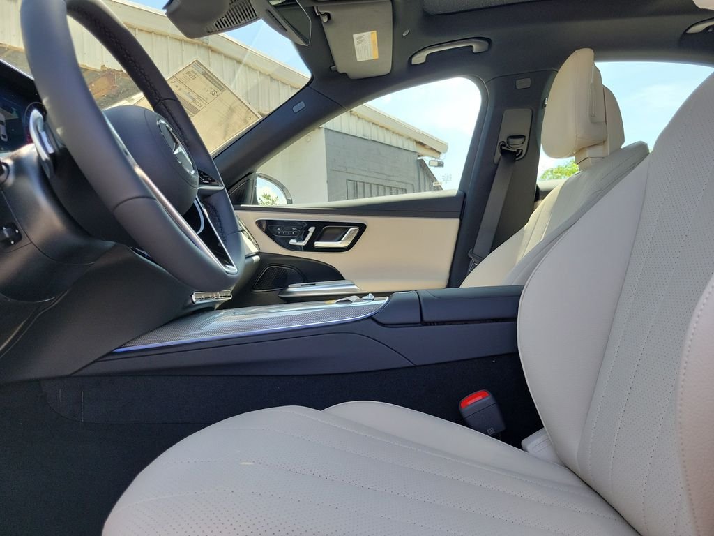 New 2026 MANUFAKTUR Moonlight White Metallic Mercedes-Benz E 350 image 21