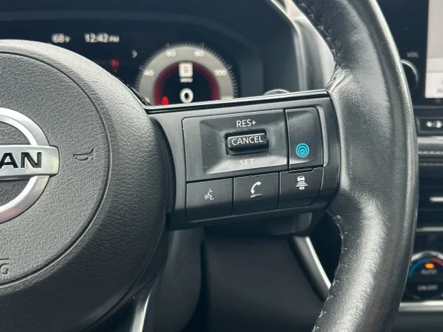 Used 2021 Gray Nissan Platinum image 40