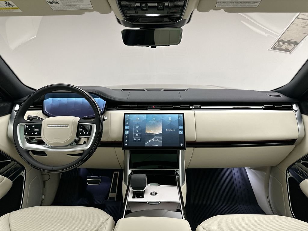 New 2026 Batumi Gold Premium Metallic Land Rover SE image 8