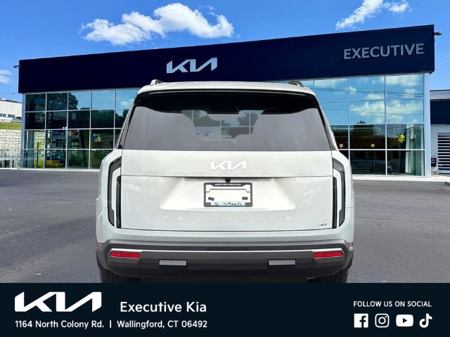 New 2027 Ivory Silver Kia S image 5