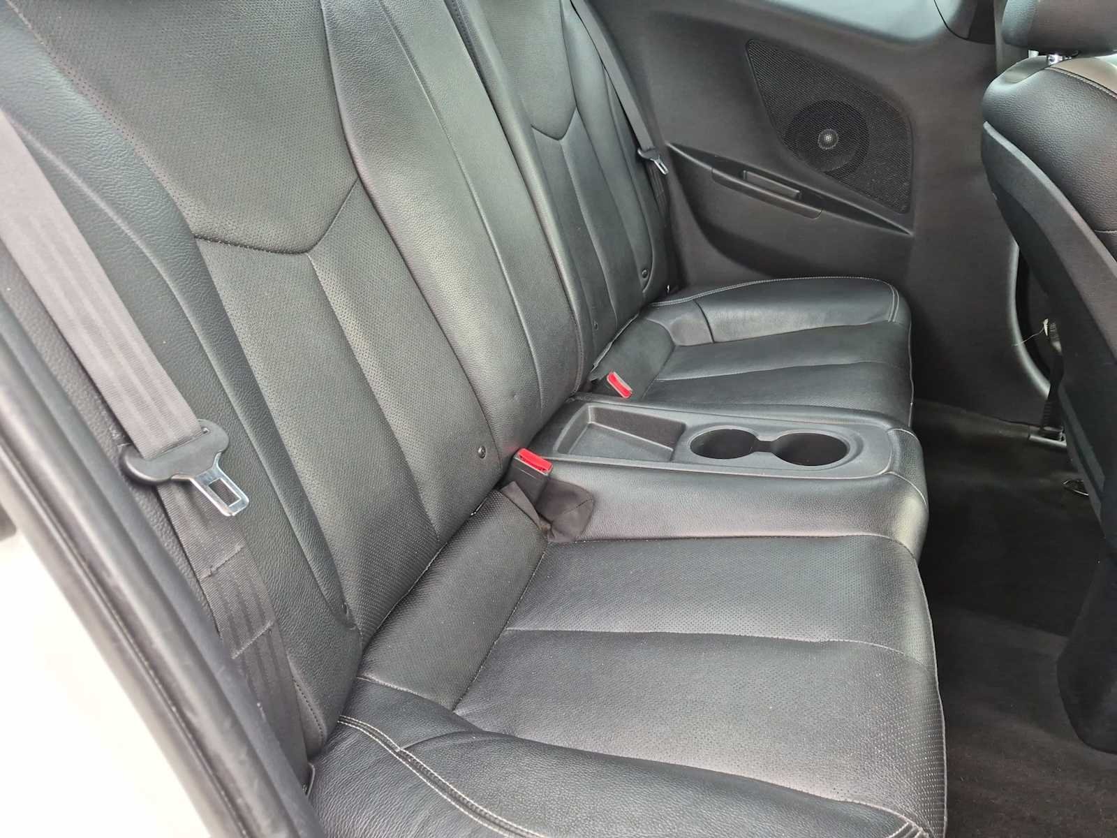 Used 2016 Elite White Hyundai Turbo image 19