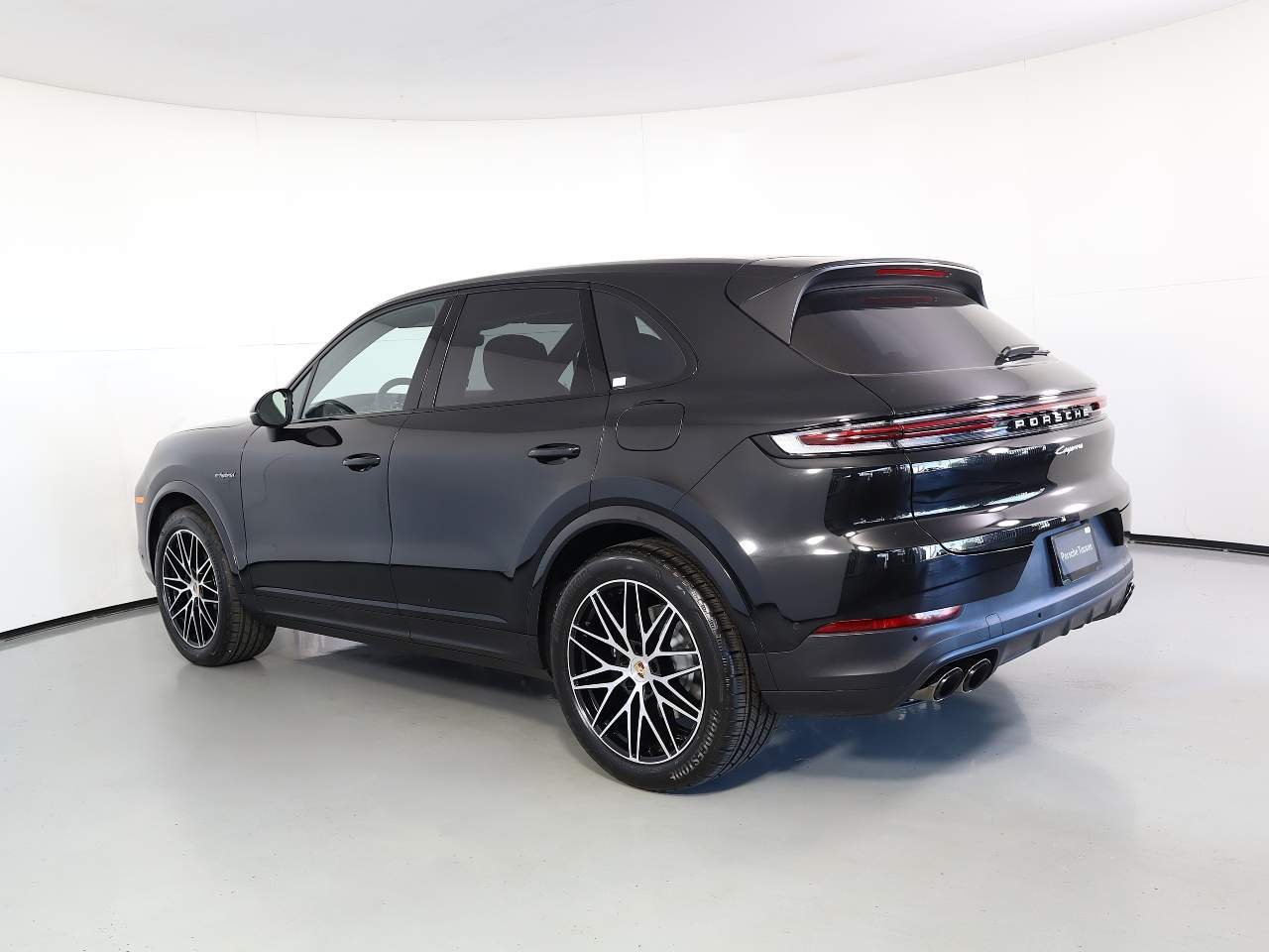 New 2026 Chromite Black Metallic Porsche E-Hybrid image 3