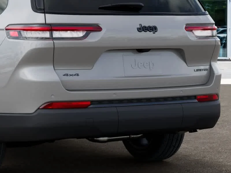 New 2025 Silver Zynith Exterior Paint Jeep Limited image 13