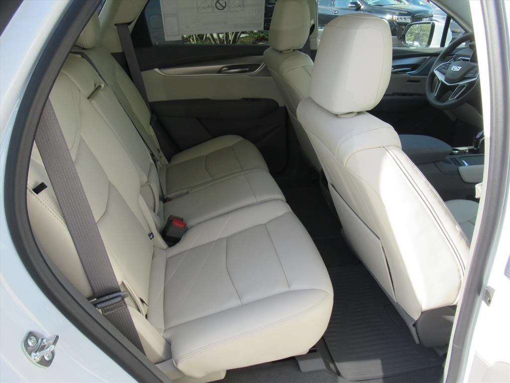 New 2026 Crystal White Tricoat Cadillac Premium Luxury image 33