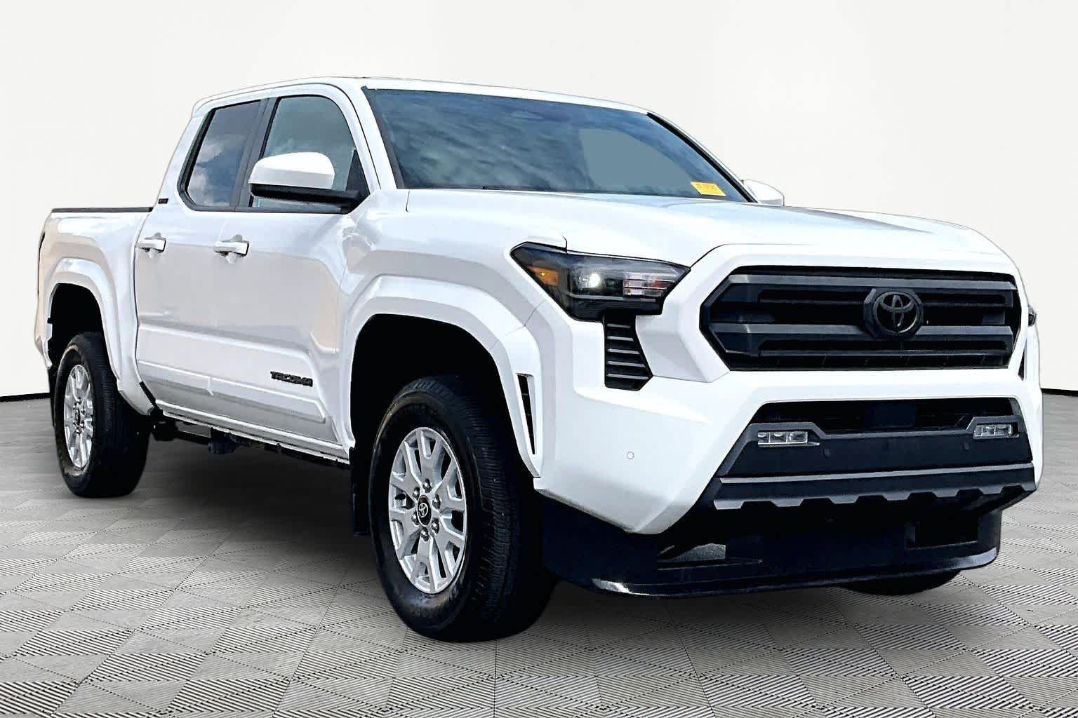Used 2024 Ice Cap Toyota SR5 image 3