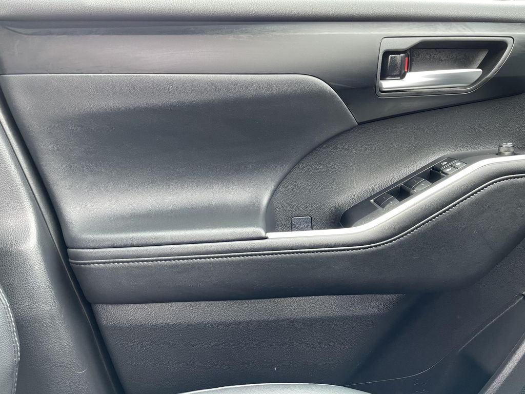Used 2025  Toyota XSE image 14