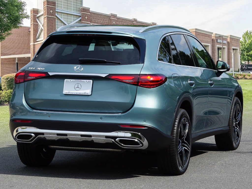 New 2027 Verde Silver Metallic Mercedes-Benz GLC 300 image 42