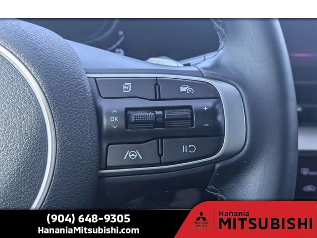 Used 2023 White Kia EX image 26