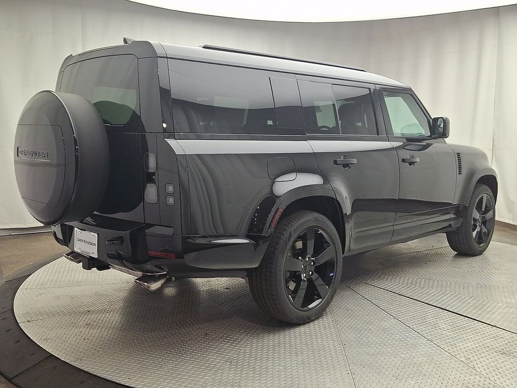 New 2026 Santorini Black Land Rover V8 image 3