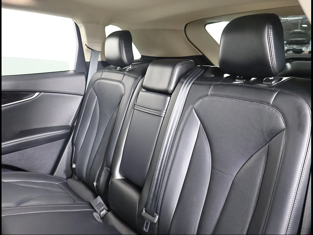 Used 2022 Infinite Black Lincoln Reserve image 10