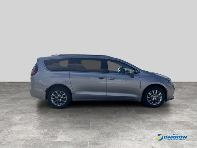 Used 2021 Silver Chrysler Touring L image 17