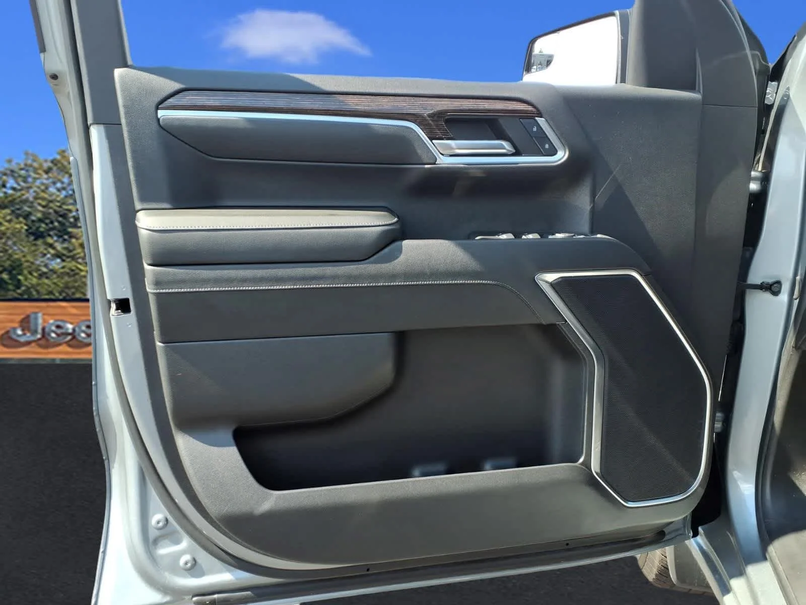 Used 2024 Sterling Metallic GMC Elevation image 11