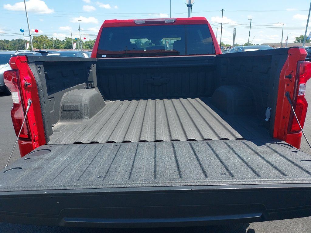 Used 2022 Red Chevrolet RST image 9