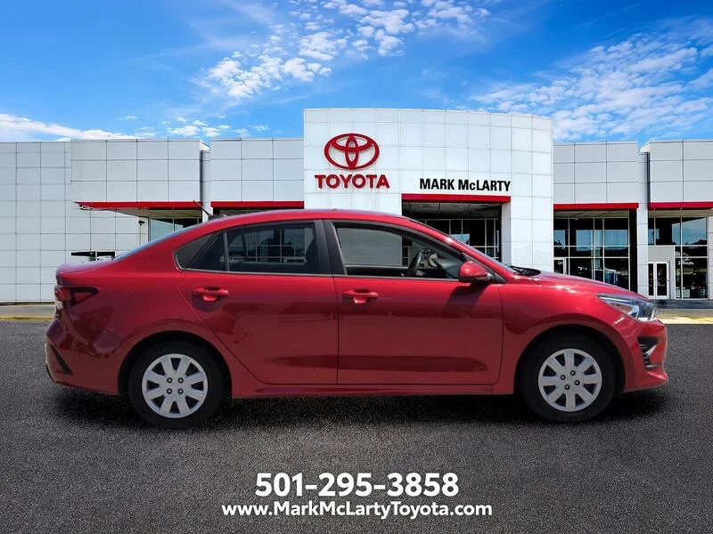 Used 2023 Currant Red KIA S IVT image 6