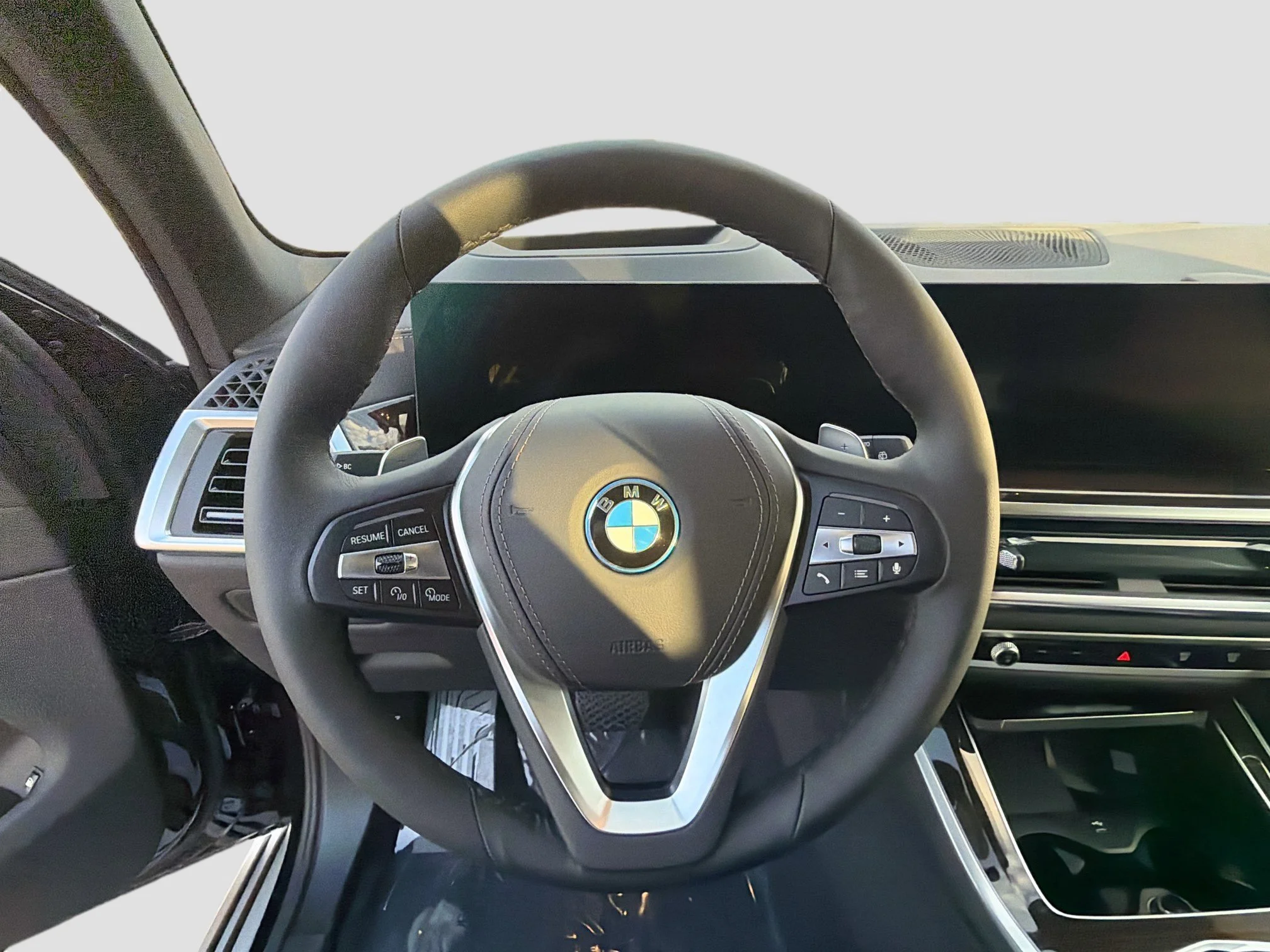 New 2026 Black Sapphire Metallic BMW xDrive50e image 40