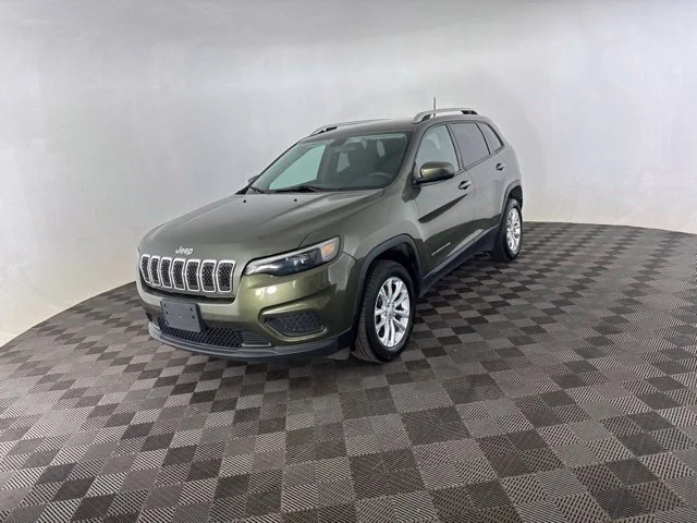 Used 2020 Green Jeep Latitude image 3