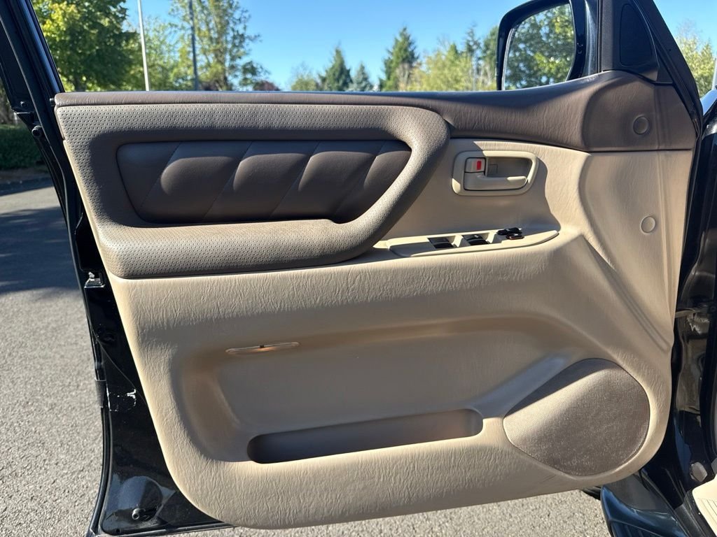 Used 2000 Black Toyota Base image 19