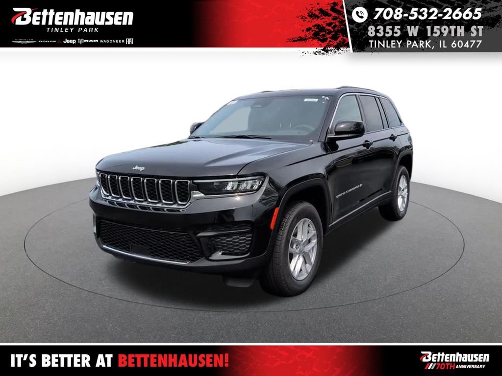 New 2026 Diamond Black Crystal Pearlcoat Jeep Laredo X image 1
