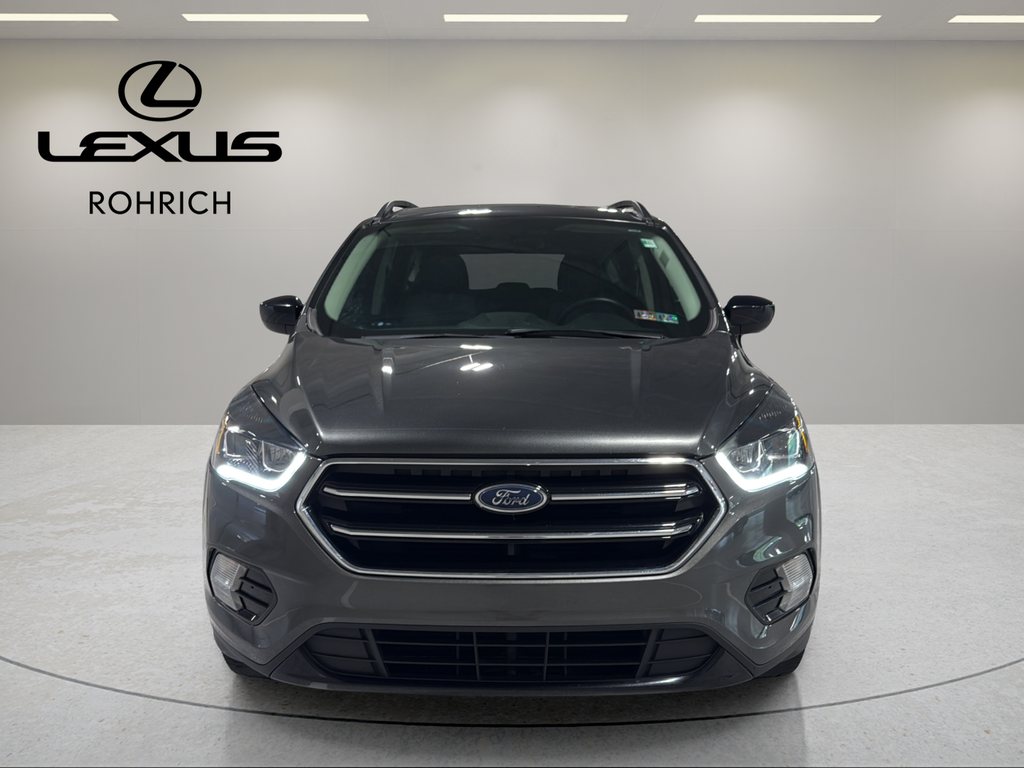 Used 2019 Ford Escape SE with VIN 1FMCU9GD0KUC22284 for sale in Canonsburg, PA