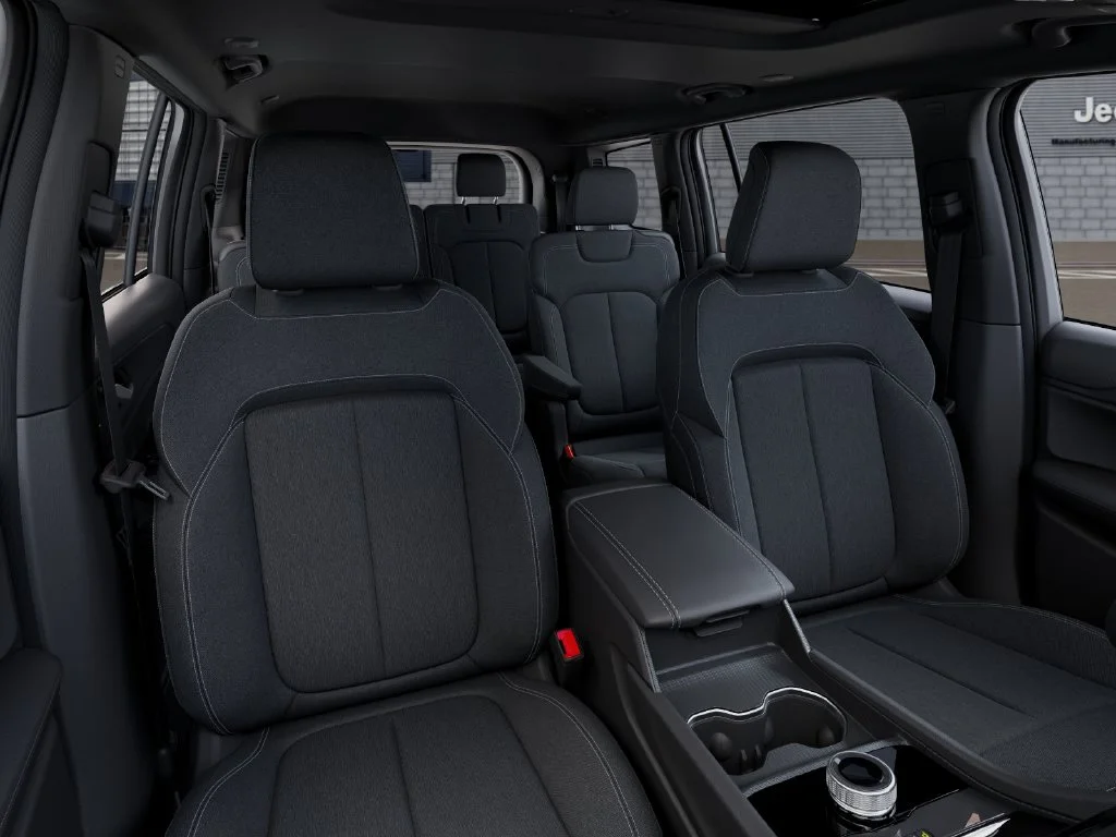 New 2027 White Jeep Laredo X image 16
