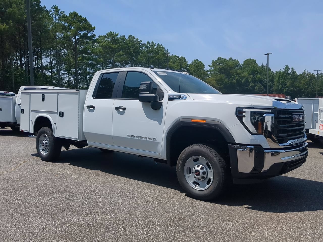 2026 GMC Sierra 2500HD Pro - Photo 2