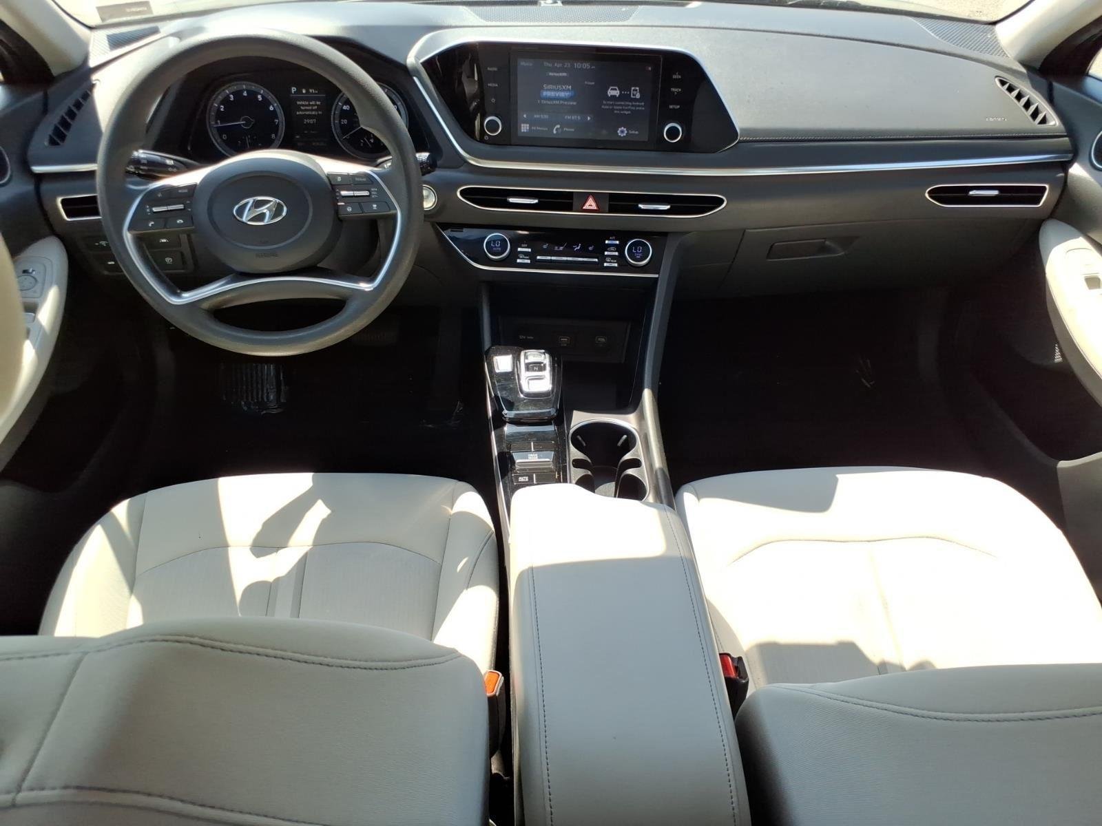 Used 2022 Hampton Gray Hyundai SEL image 23