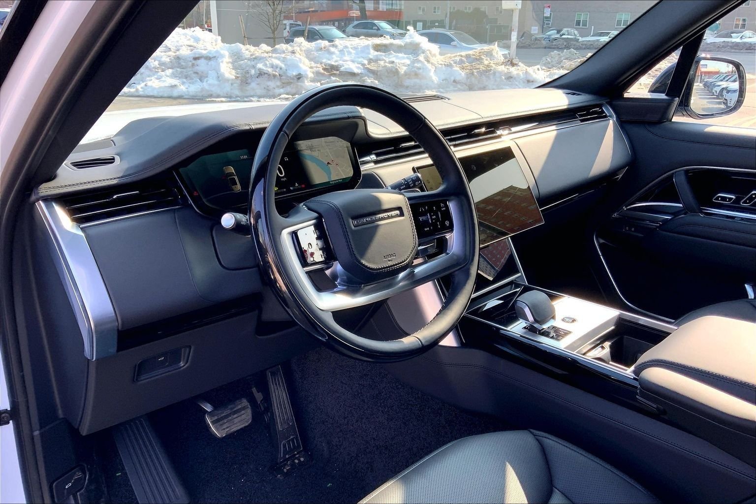 New 2026 Ostuni Pearl White Land Rover SE image 8