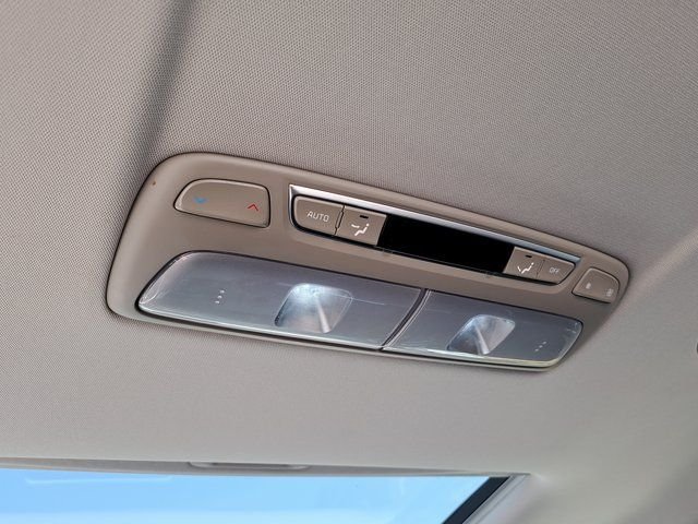 Used 2020 White Kia EX image 27