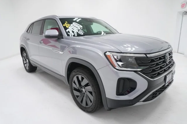 2025 Volkswagen Atlas Cross Sport SE w/Tech - Photo 3