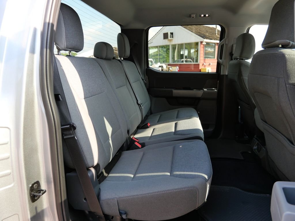 Used 2025 Silver Ford XLT image 14