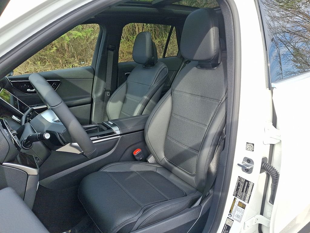 New 2026 Polar White Mercedes-Benz GLC 300 image 10