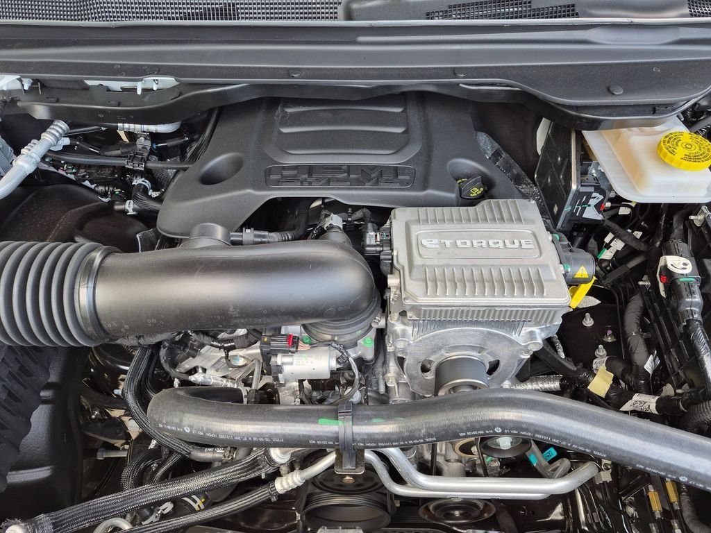 New 2026 Bright White Clear-Coat Exterior Paint RAM Laramie image 29