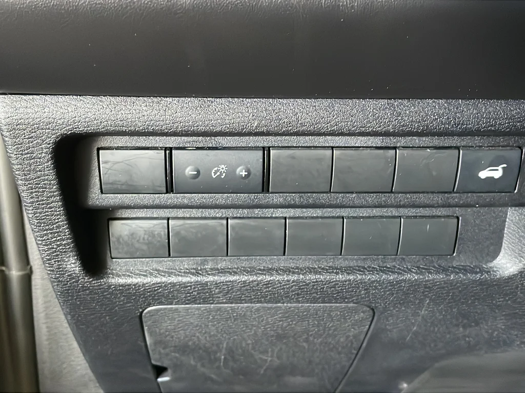 Used 2024 Gray Mitsubishi SE image 28