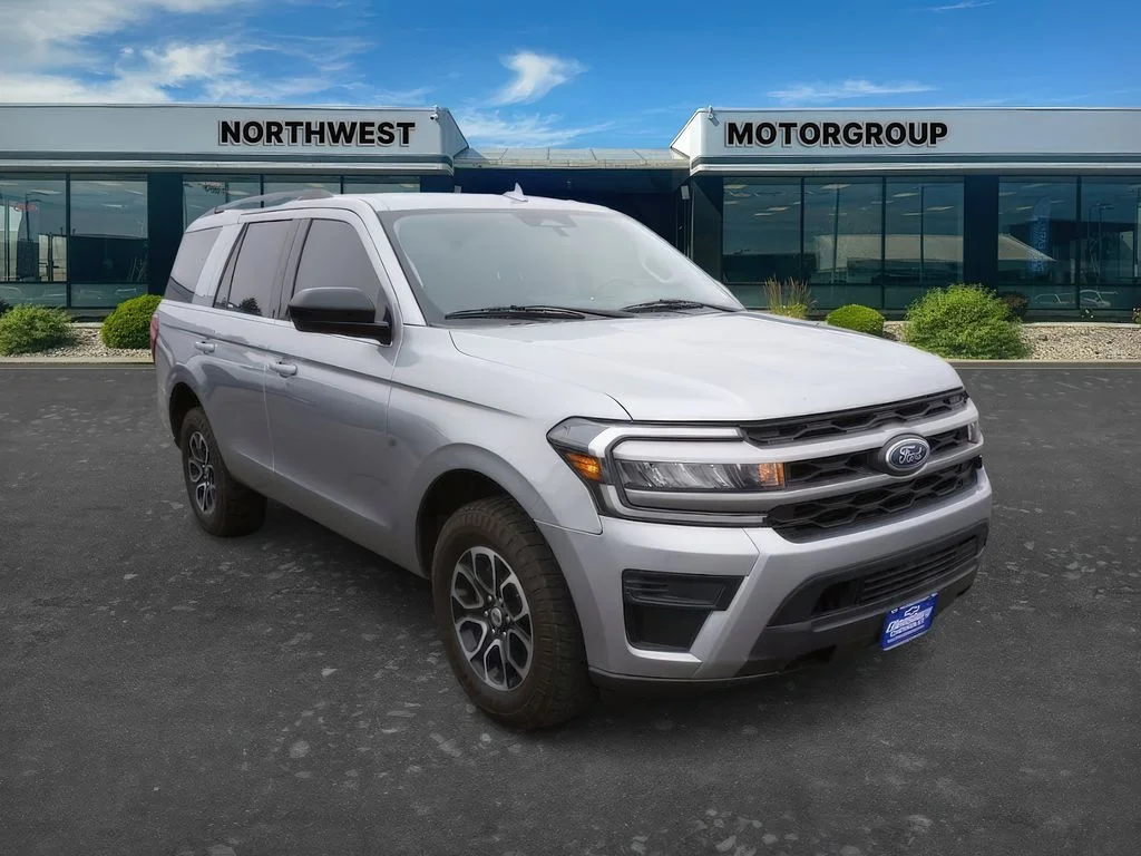 Used 2022 Iconic Silver Metallic Ford XL image 1