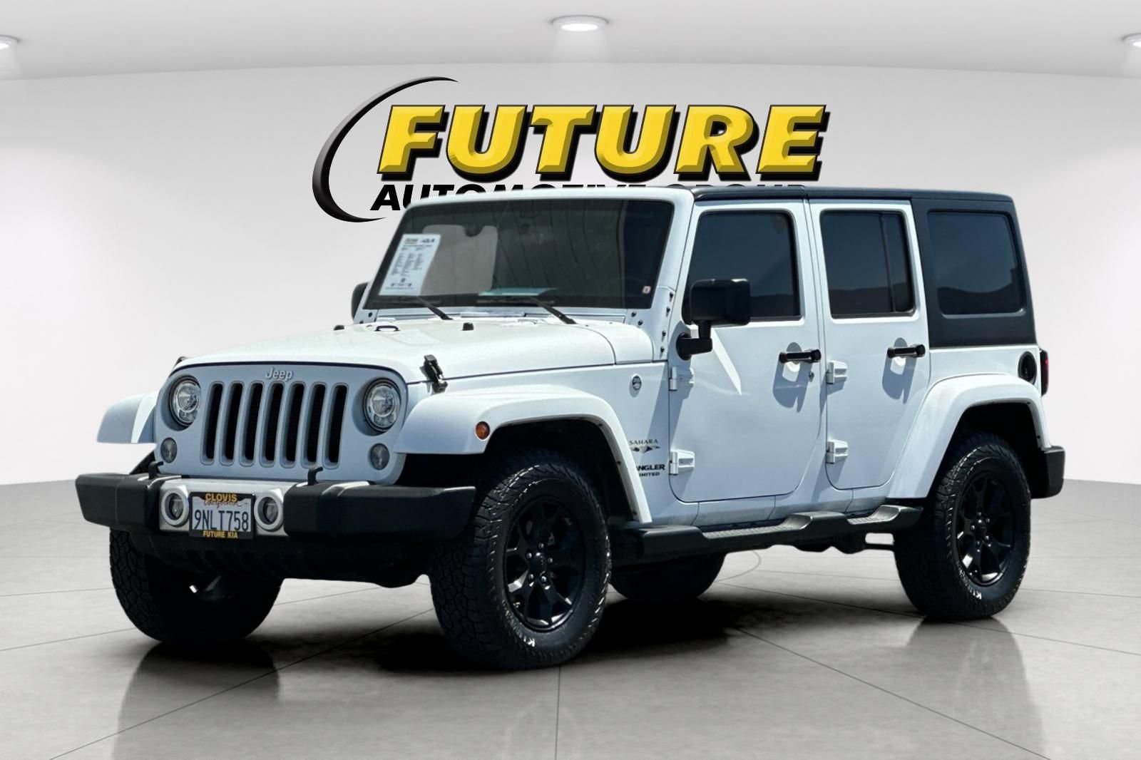 Used 2017 White Jeep Unlimited Sahara image 8