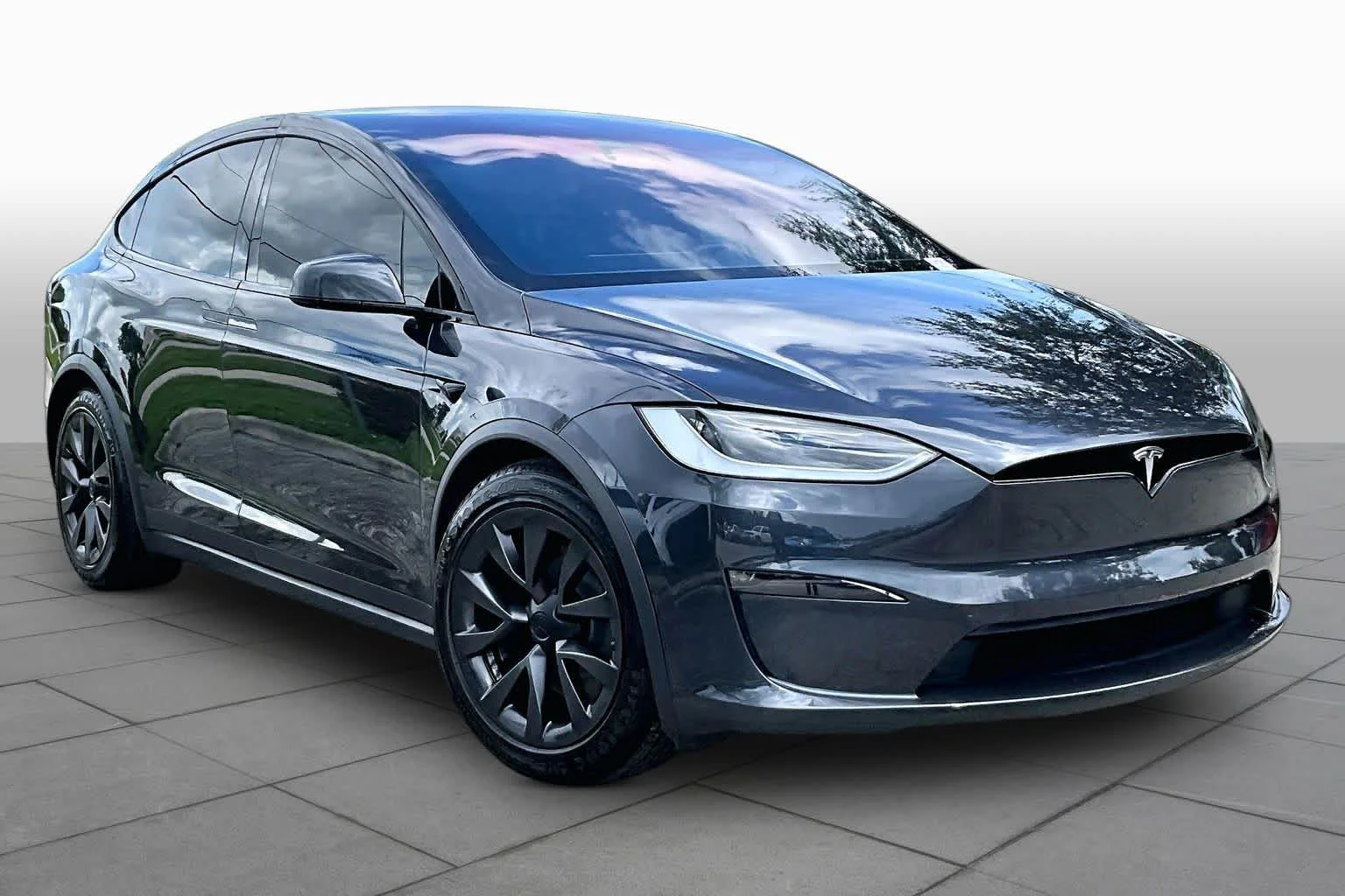 Used 2024 Stealth Grey Tesla  image 2