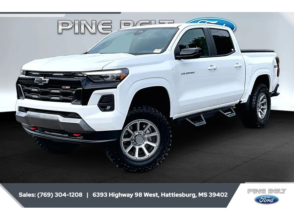 Used 2024 Summit White Chevrolet 4WD Z71 image 10