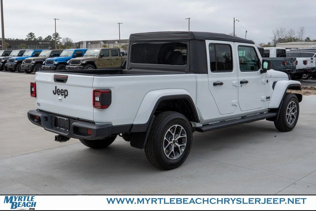 New 2026 Bright White Clear-Coat Exterior Paint Jeep Sport S image 6