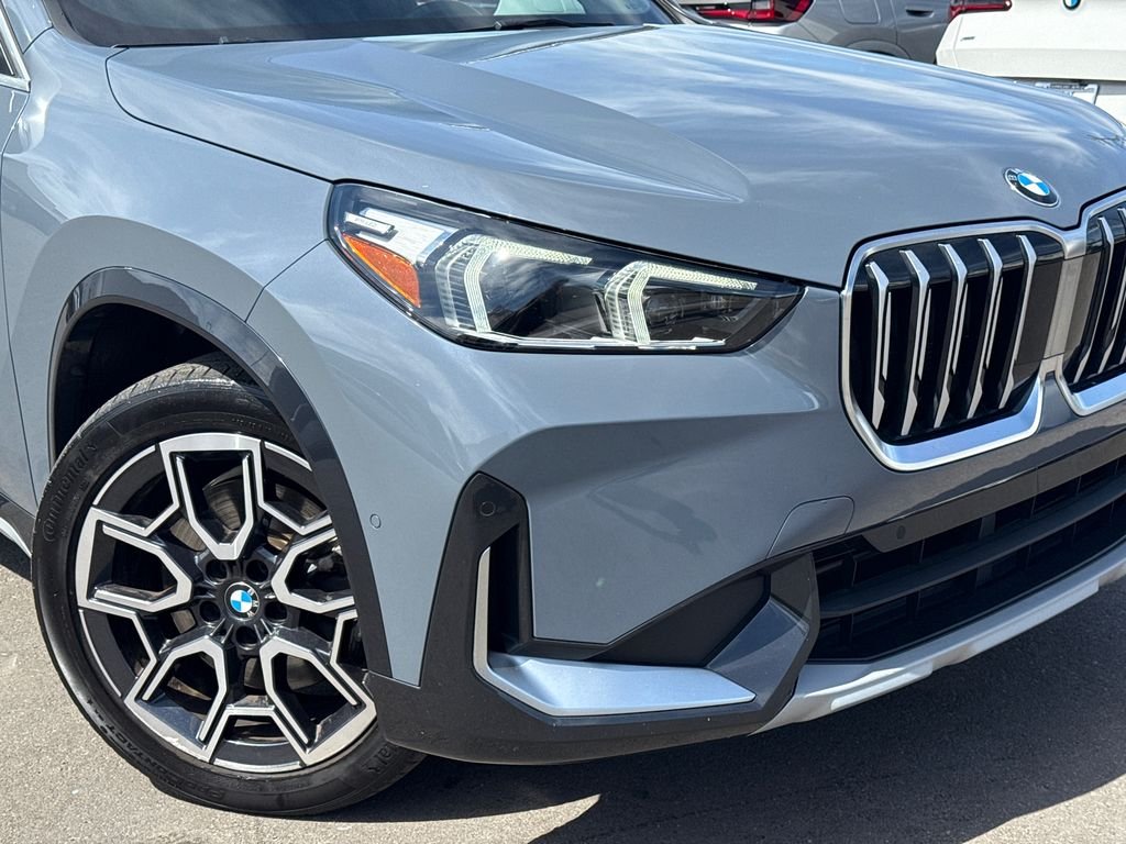 Used 2023 Gray BMW xDrive28i image 6