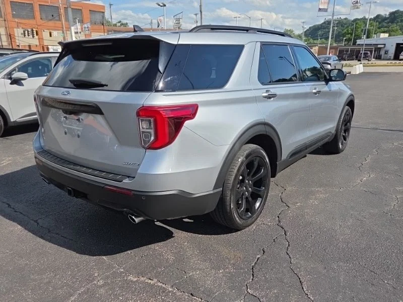Used 2023 Silver Ford ST-Line image 7
