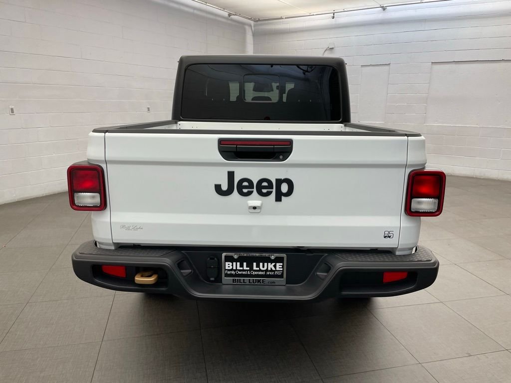 New 2026 Bright White Clear-Coat Exterior Paint Jeep 85th Anniversary Edition image 4
