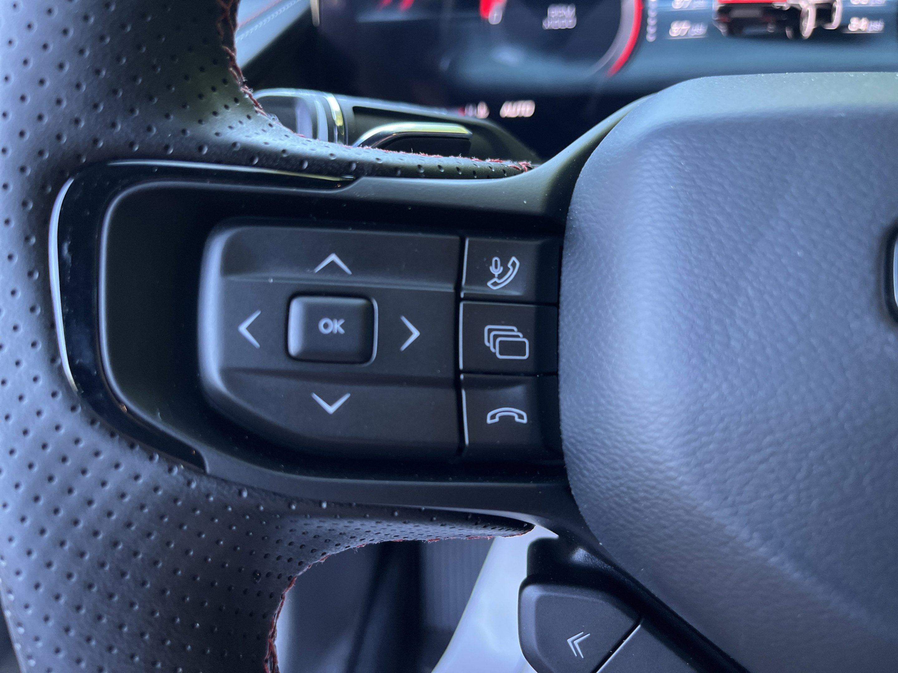 New 2026 Diamond Black Crystal Pearlcoat Dodge R/T Plus image 23