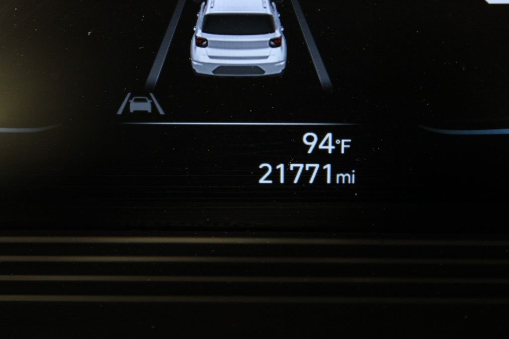 Certified Used 2024 White Hyundai SE image 26