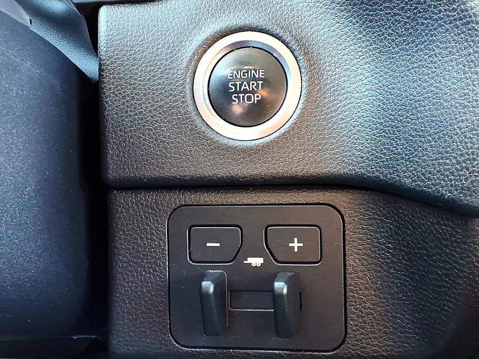 Used 2023 Ice Cap Toyota SR5 image 24